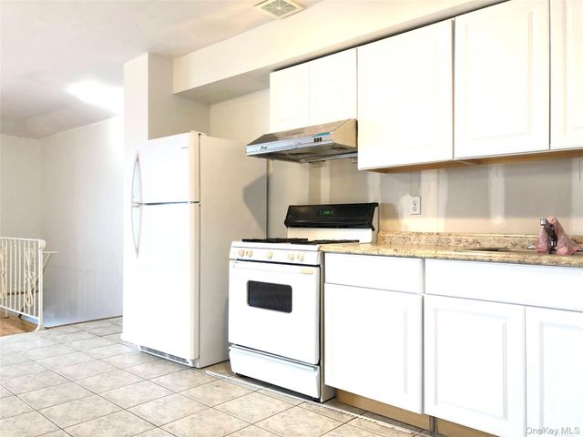 82-03 54th Avenue 2nd Fl, Elmhurst, NY 11373
