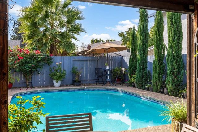 2660 Summerfield Dr, West Sacramento, CA 95691