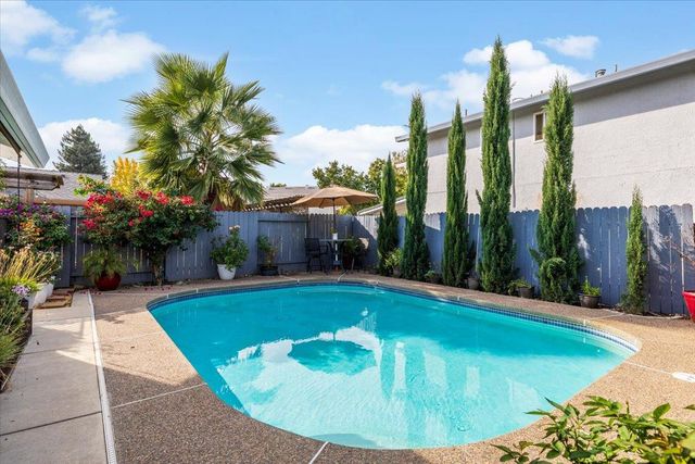 2660 Summerfield Dr, West Sacramento, CA 95691