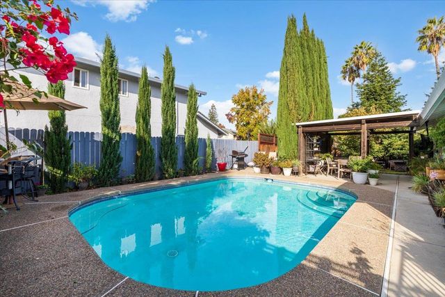 2660 Summerfield Dr, West Sacramento, CA 95691