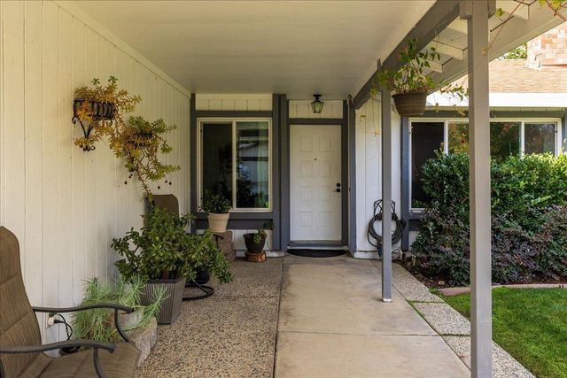 2660 Summerfield Dr, West Sacramento, CA 95691