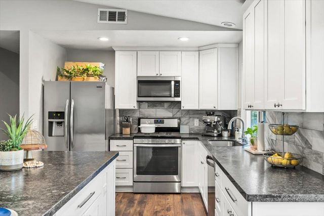 2660 Summerfield Dr, West Sacramento, CA 95691