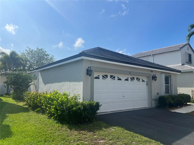 628 Stanton Dr, Weston, FL 33326