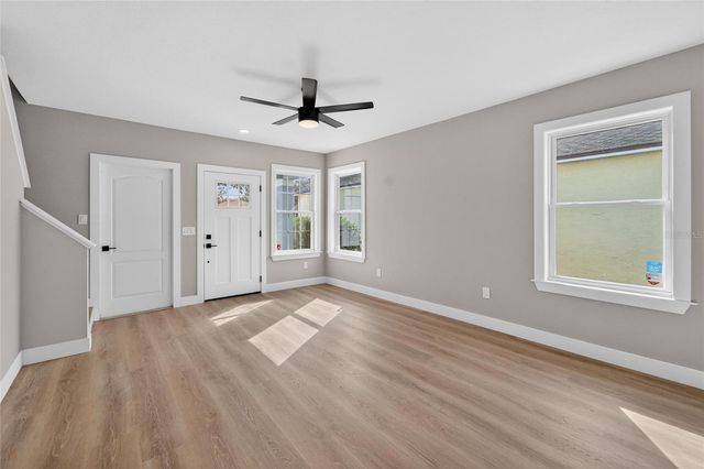 1112 LAKE SHORE RANCH DRIVE, Seffner, FL 33584