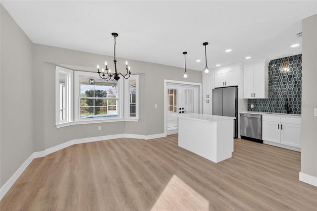 1112 LAKE SHORE RANCH DRIVE, Seffner, FL 33584