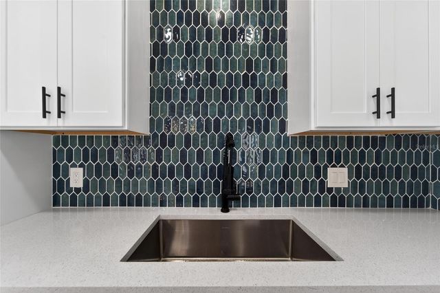 1112 LAKE SHORE RANCH DRIVE, Seffner, FL 33584