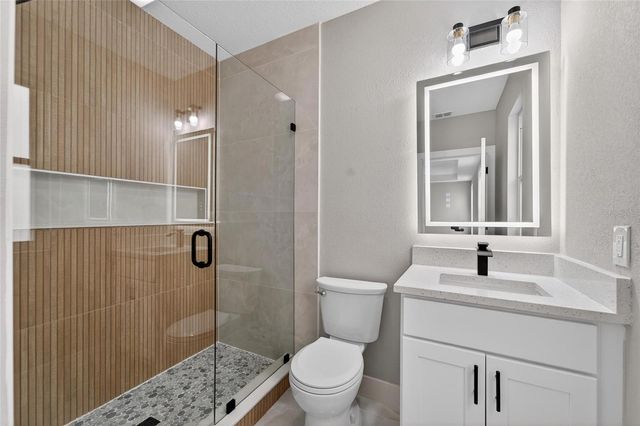 1112 LAKE SHORE RANCH DRIVE, Seffner, FL 33584