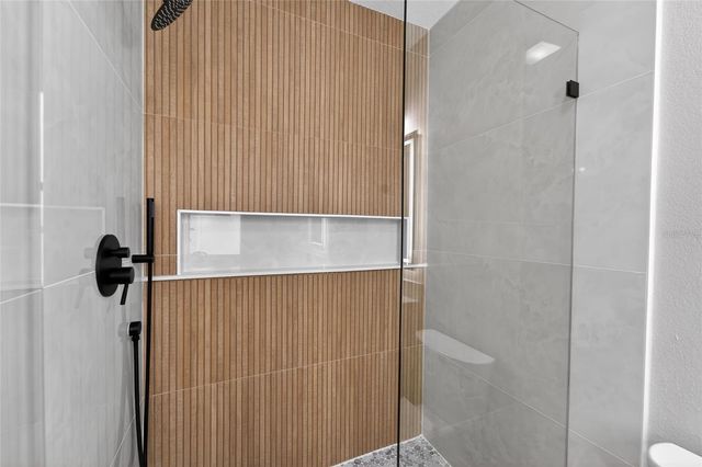 1112 LAKE SHORE RANCH DRIVE, Seffner, FL 33584