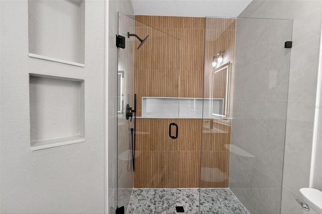 1112 LAKE SHORE RANCH DRIVE, Seffner, FL 33584