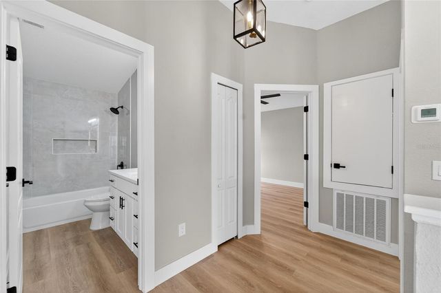 1112 LAKE SHORE RANCH DRIVE, Seffner, FL 33584