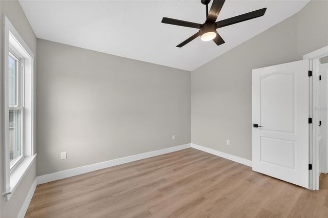 1112 LAKE SHORE RANCH DRIVE, Seffner, FL 33584