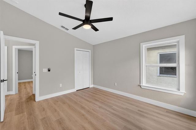 1112 LAKE SHORE RANCH DRIVE, Seffner, FL 33584