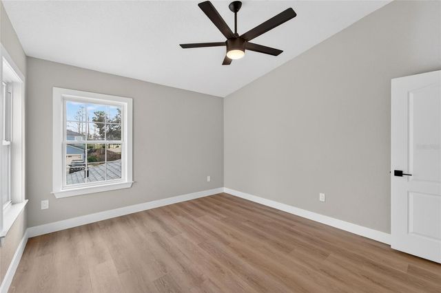 1112 LAKE SHORE RANCH DRIVE, Seffner, FL 33584