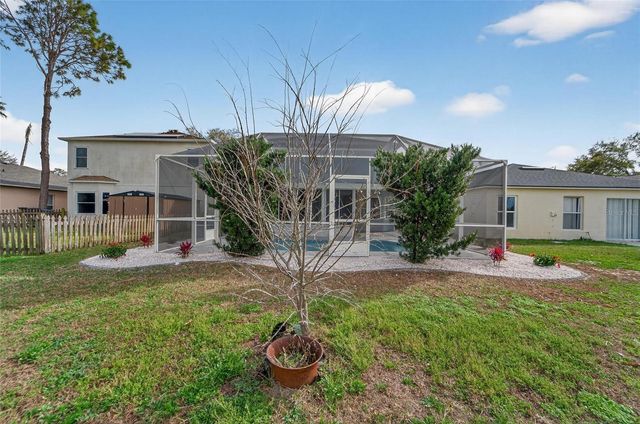 1112 LAKE SHORE RANCH DRIVE, Seffner, FL 33584