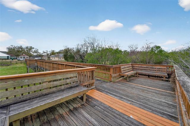 1112 LAKE SHORE RANCH DRIVE, Seffner, FL 33584