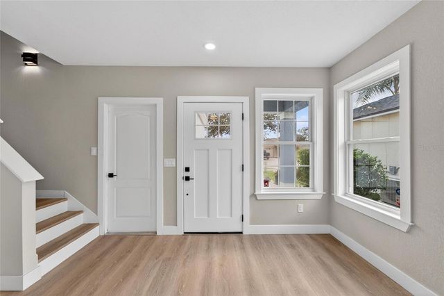 1112 LAKE SHORE RANCH DRIVE, Seffner, FL 33584