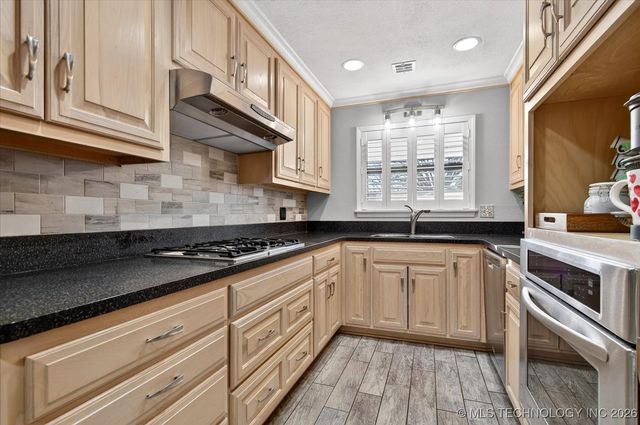 1516 Harris Drive, Bartlesville, OK 74006