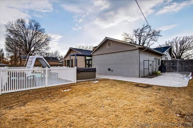 1516 Harris Drive, Bartlesville, OK 74006