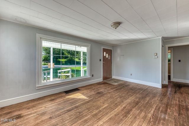 632 Beaver Creek Road, Bluff City, TN 37618