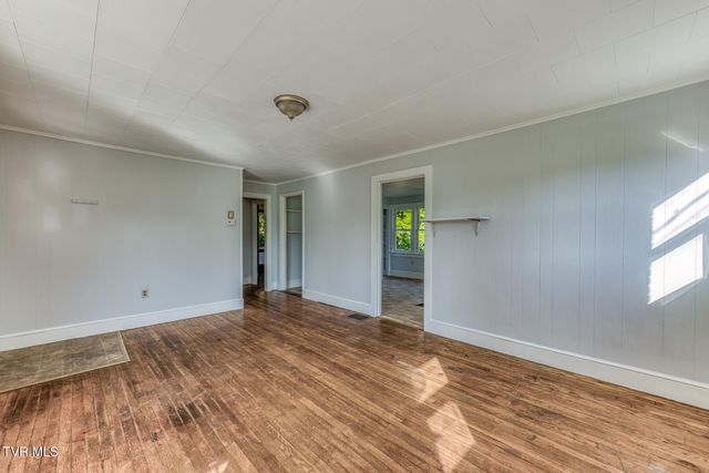 632 Beaver Creek Road, Bluff City, TN 37618