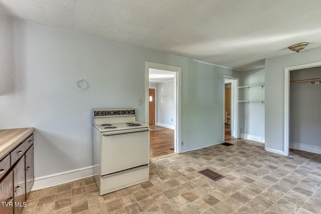632 Beaver Creek Road, Bluff City, TN 37618