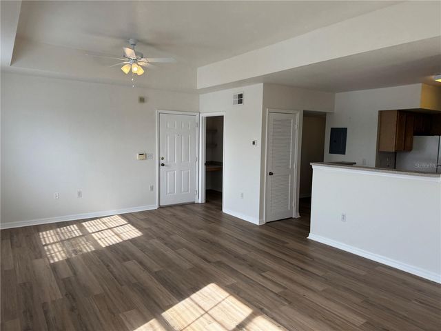 1130 VILLAGIO CIRCLE 208, Sarasota, FL 34237