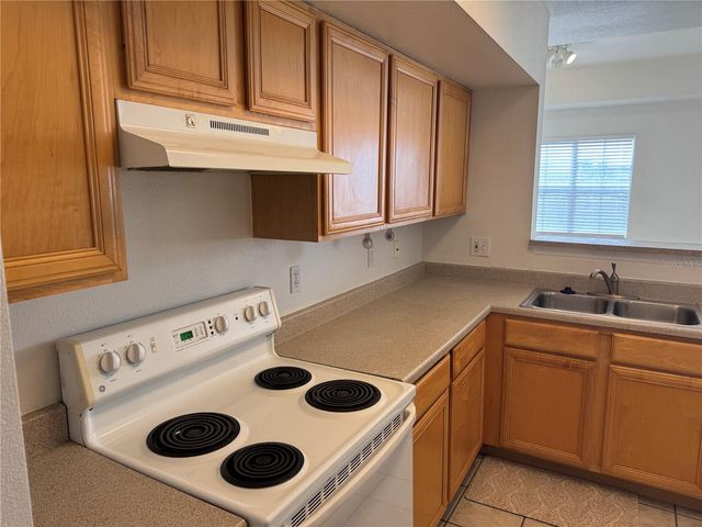 1130 VILLAGIO CIRCLE 208, Sarasota, FL 34237