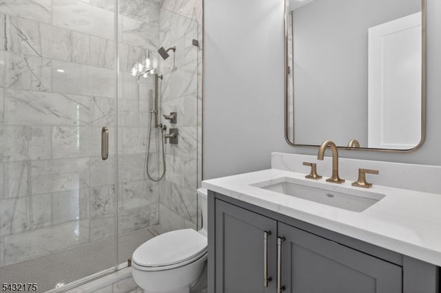 2 Ravinn Lane, Warren Twp., NJ 07059
