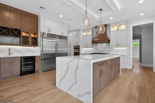 2 Ravinn Lane, Warren Twp., NJ 07059