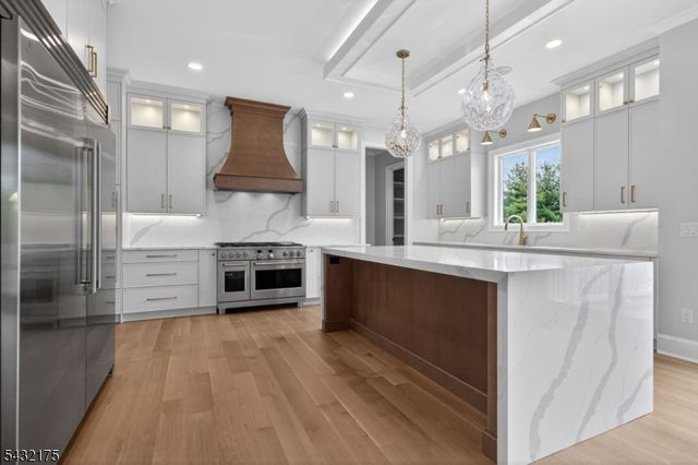 2 Ravinn Lane, Warren Twp., NJ 07059