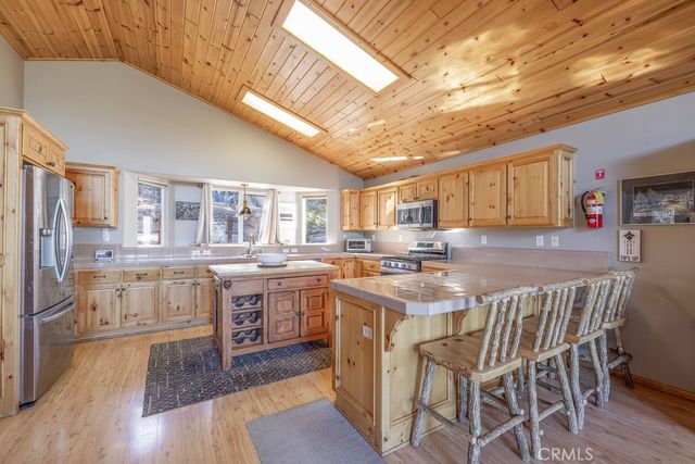 712 Villa Grove, Big Bear City, CA 92314