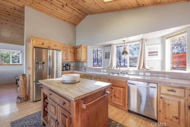 712 Villa Grove, Big Bear City, CA 92314
