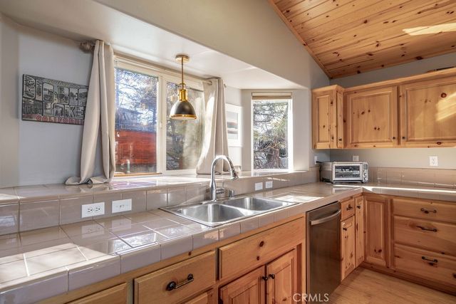 712 Villa Grove, Big Bear City, CA 92314