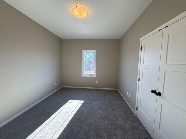 8580 NW 75th Terrace, Parkville, MO 64152