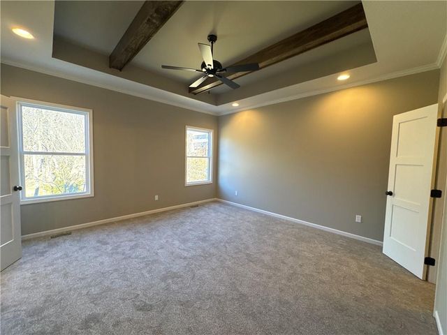 8580 NW 75th Terrace, Parkville, MO 64152