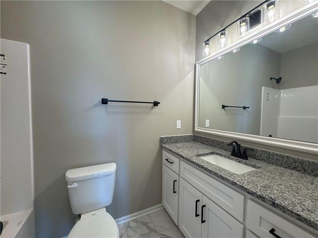 8580 NW 75th Terrace, Parkville, MO 64152