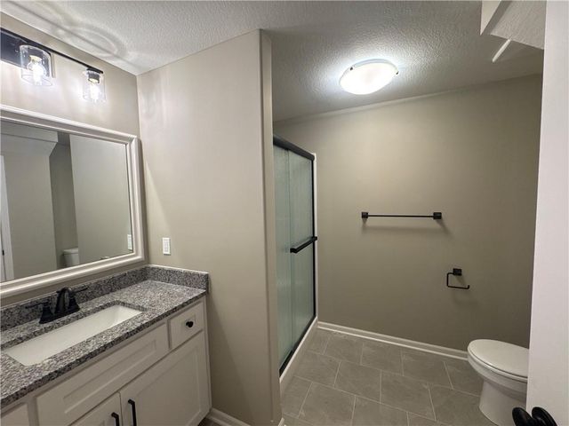 8580 NW 75th Terrace, Parkville, MO 64152