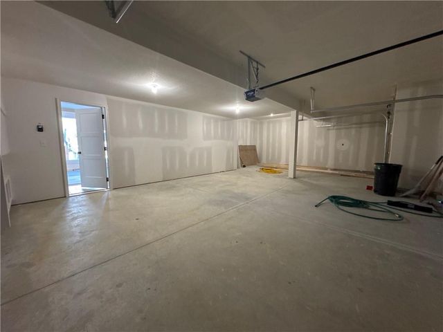 8580 NW 75th Terrace, Parkville, MO 64152