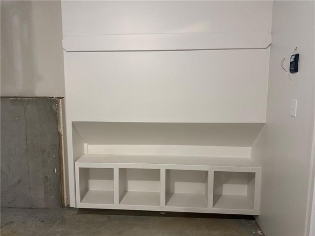 8580 NW 75th Terrace, Parkville, MO 64152