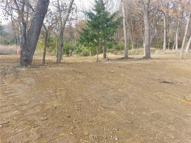 8580 NW 75th Terrace, Parkville, MO 64152