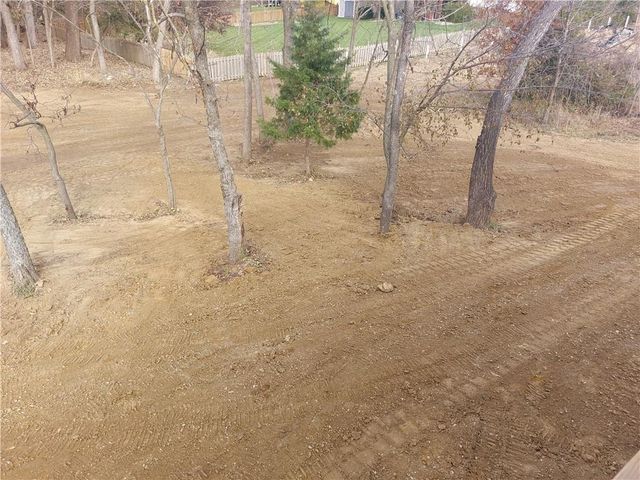 8580 NW 75th Terrace, Parkville, MO 64152