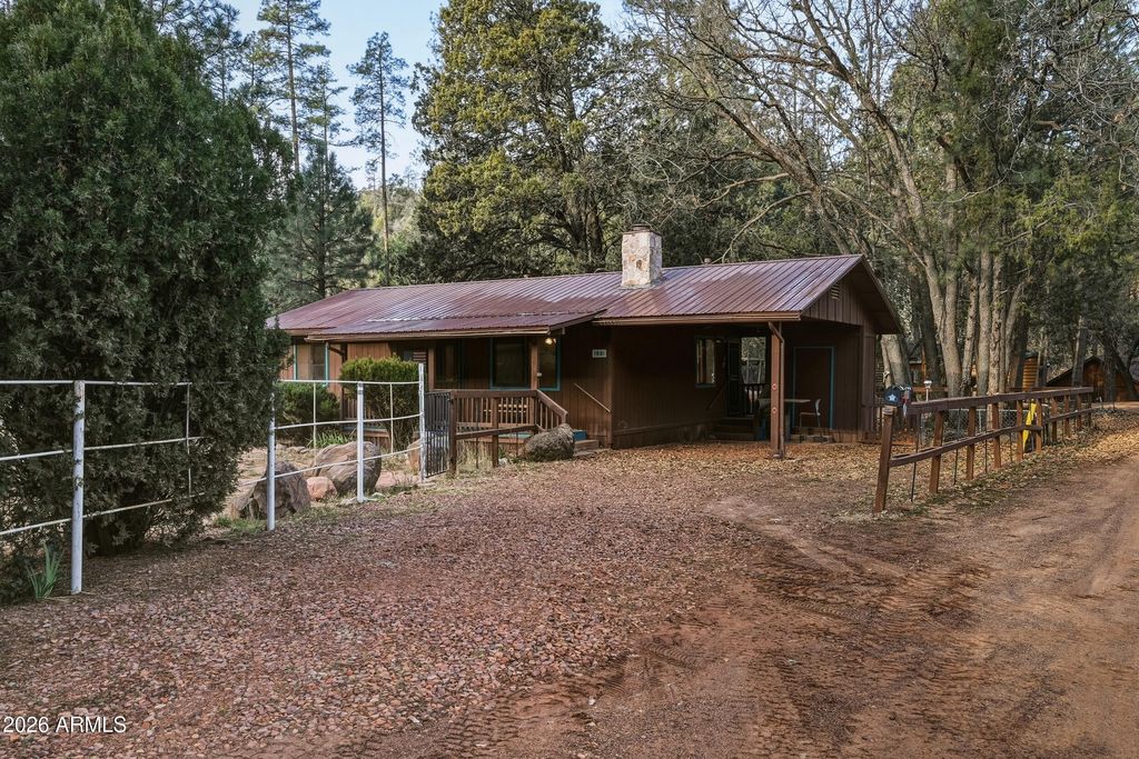 Image 1 of property listing at 688 W COCOPAH Lane, Payson, AZ 85541