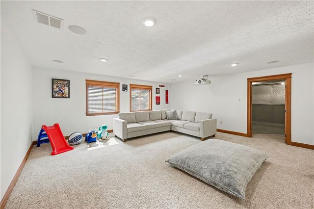 1215 Daylily Way, Troy, OH 45373