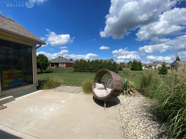1215 Daylily Way, Troy, OH 45373