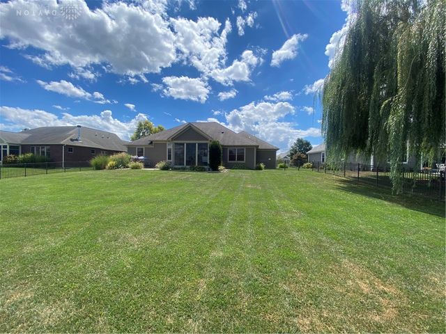 1215 Daylily Way, Troy, OH 45373
