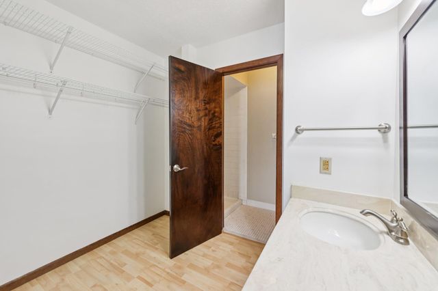 2200 Nevada Avenue S 316, Saint Louis Park, MN 55426