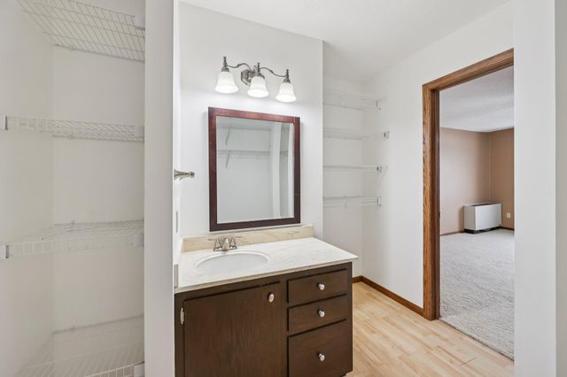 2200 Nevada Avenue S 316, Saint Louis Park, MN 55426