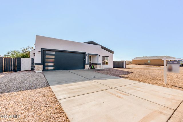 12459 W LOBO Drive, Arizona City, AZ 85123