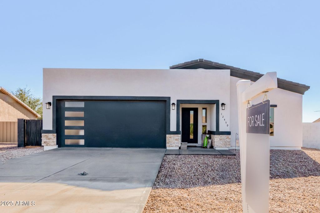 12459 W LOBO Drive, Arizona City, AZ 85123