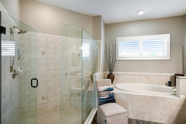 6523 MOORINGS POINT CIRCLE 202, Lakewood Ranch, FL 34202